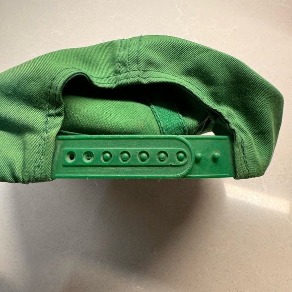 Vintage Hartford Whalers Hat 1990’s these hats are valued at 135$, asking 100$ - Picture 2 of 3